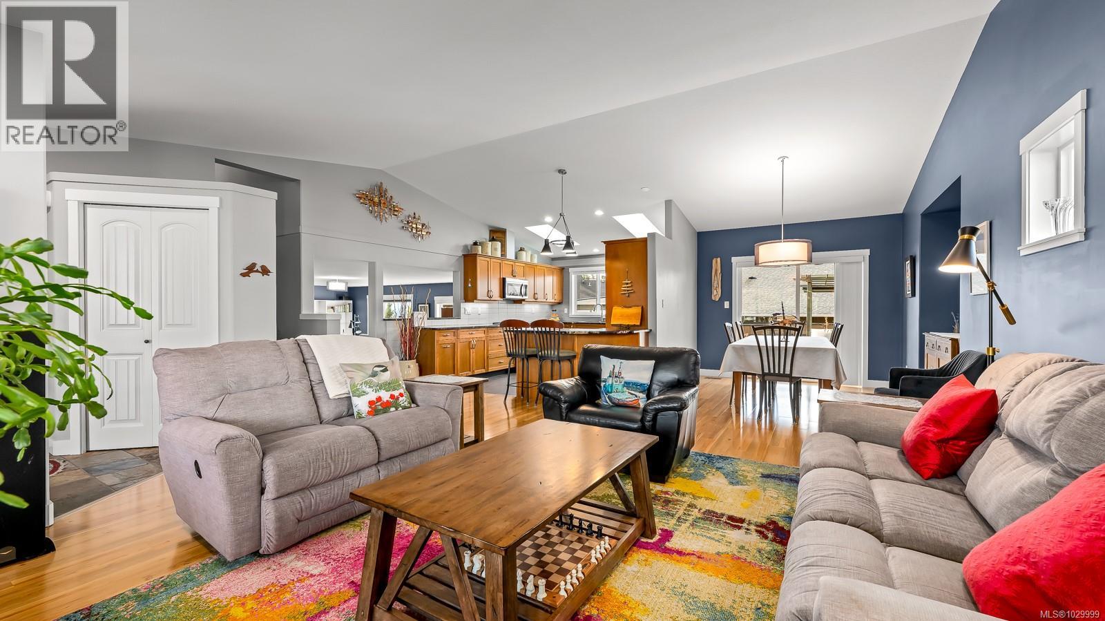 560 Spitfire Dr, Comox, British Columbia  V9M 0A6 - Photo 12 - 1029999