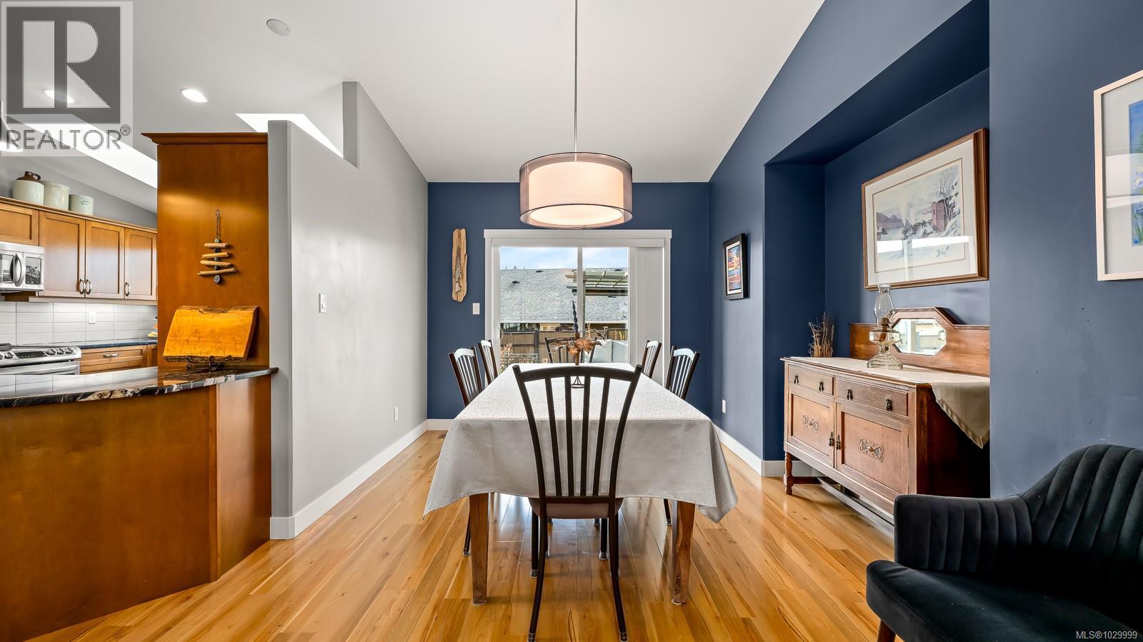 560 Spitfire Dr, Comox, British Columbia  V9M 0A6 - Photo 9 - 1029999