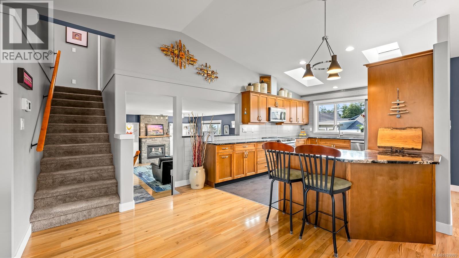 560 Spitfire Dr, Comox, British Columbia  V9M 0A6 - Photo 14 - 1029999