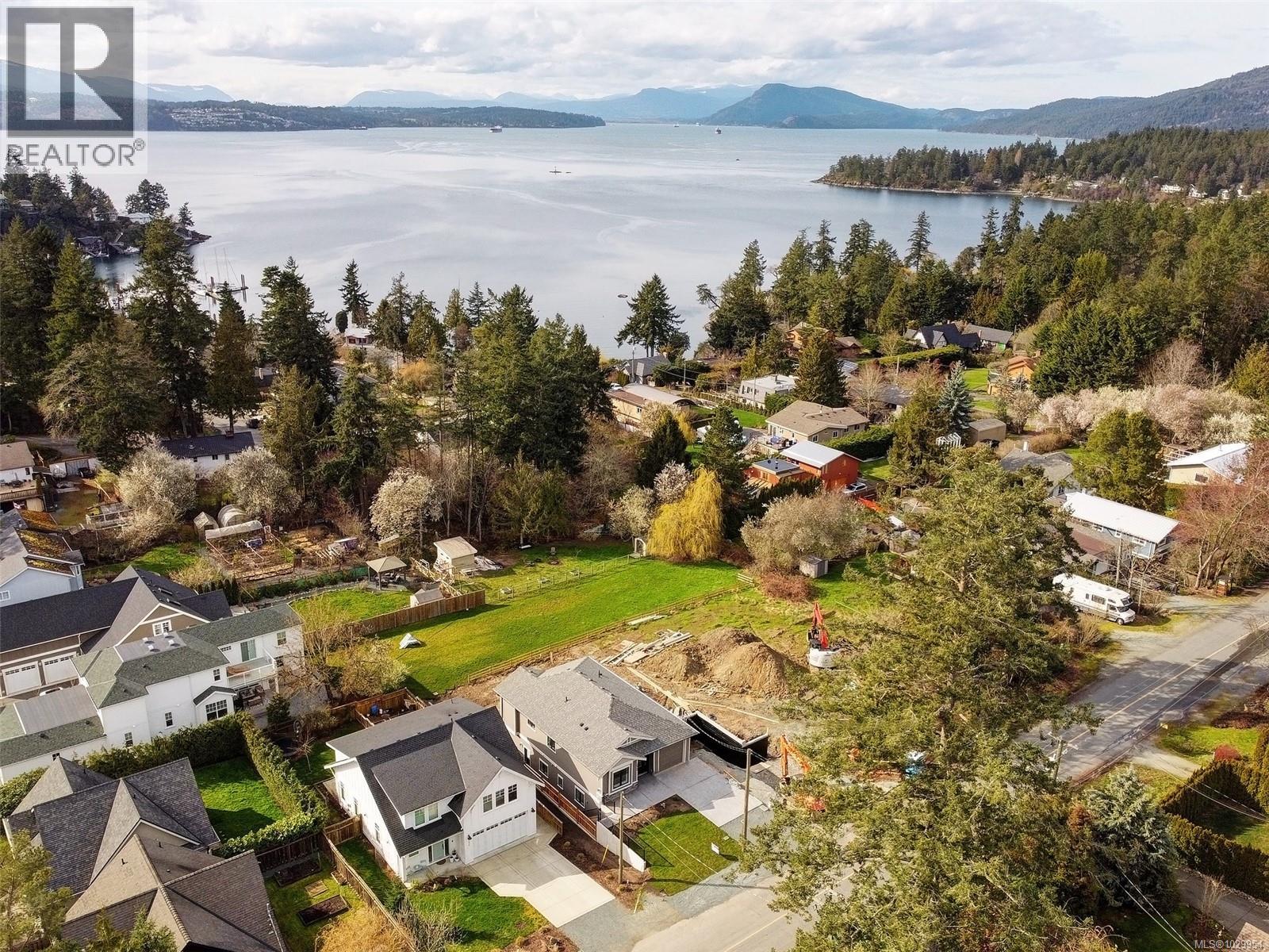 10956 Chalet Rd, North Saanich, British Columbia