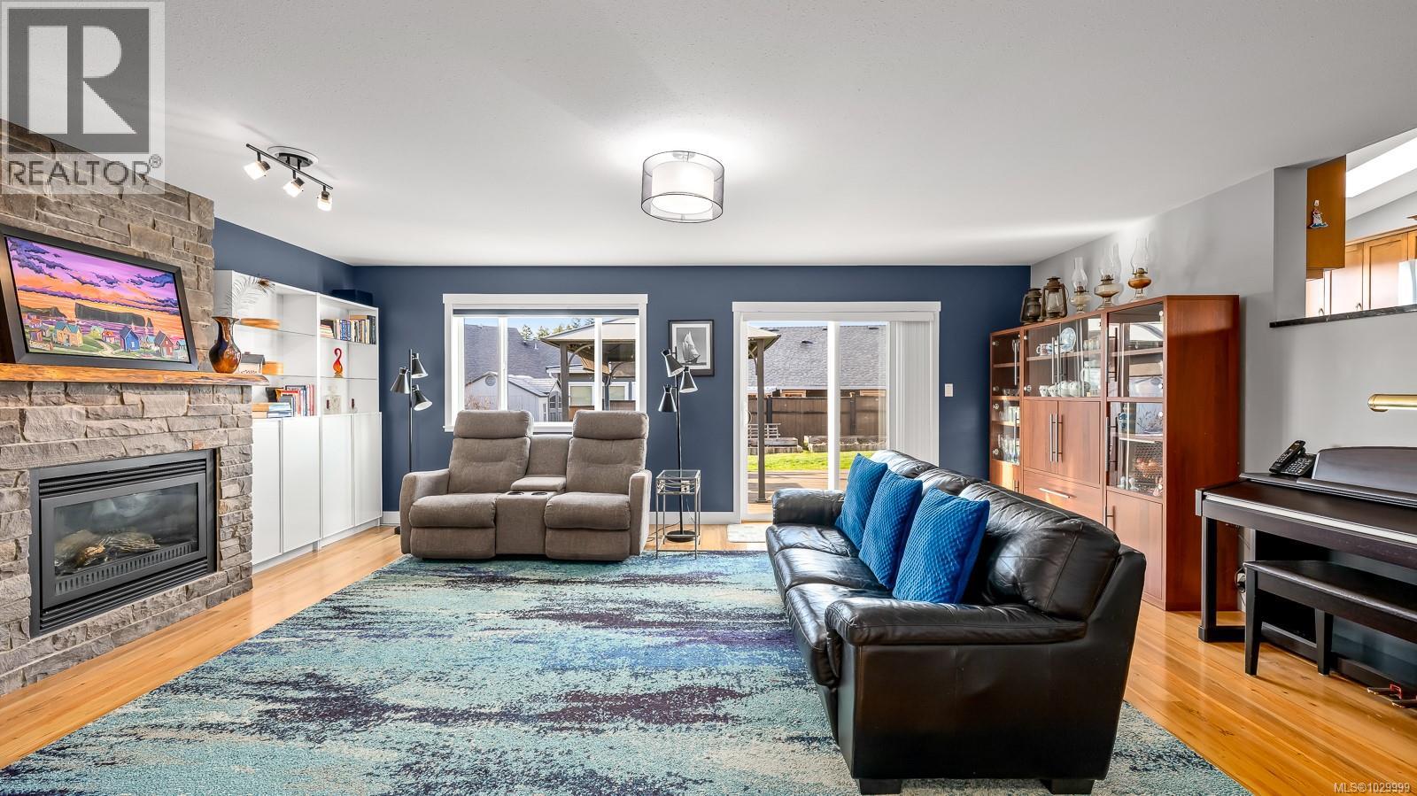 560 Spitfire Dr, Comox, British Columbia  V9M 0A6 - Photo 16 - 1029999