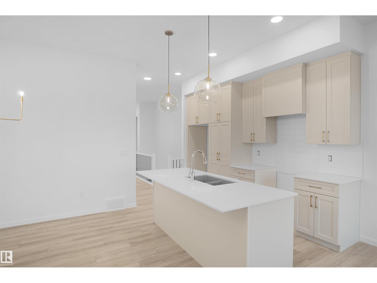 7513 Observer Ln Nw, Edmonton, Alberta  T5G 2S5 - Photo 9 - E4479565