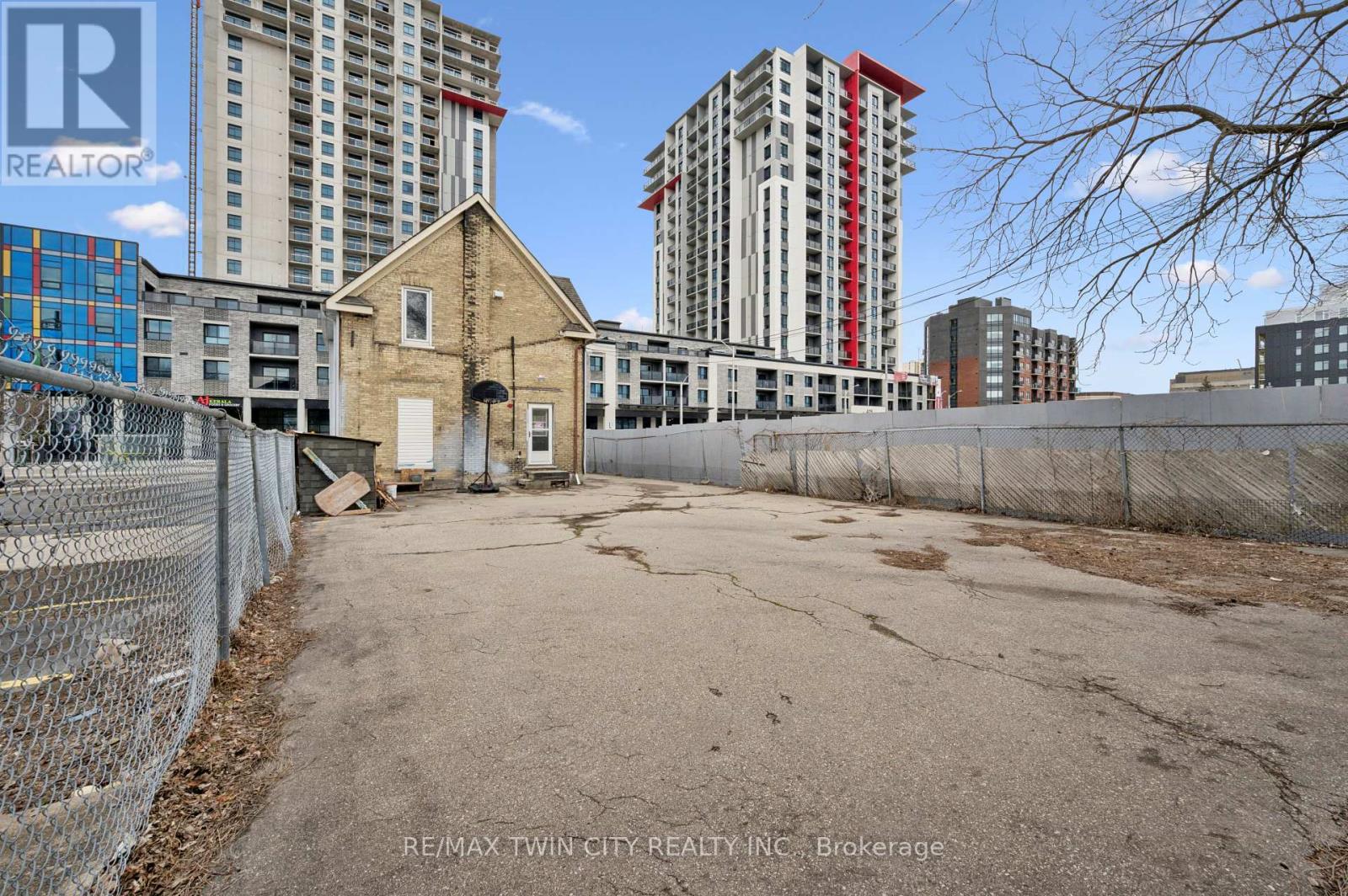 496 King Street E, Kitchener, Ontario N2G 2L6 - Photo 20 - X12932120