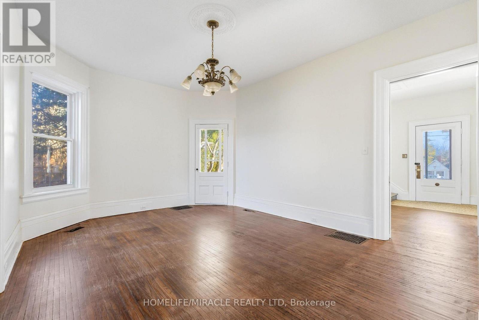 114 Frances Street, Ingersoll, Ontario  N5C 2H3 - Photo 14 - X12906754