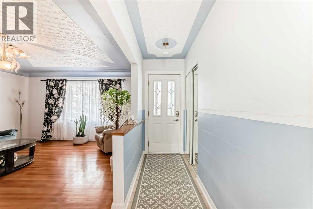 2231 Crestwood Road SE, Calgary, Alberta  T2C 0C7 - Photo 4 - A2295994