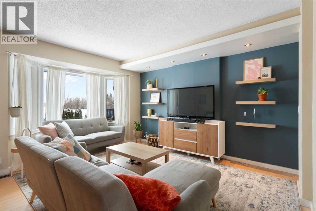 11035 Oakfield Drive Sw, Calgary, Alberta  T2W 3H3 - Photo 8 - A2296863