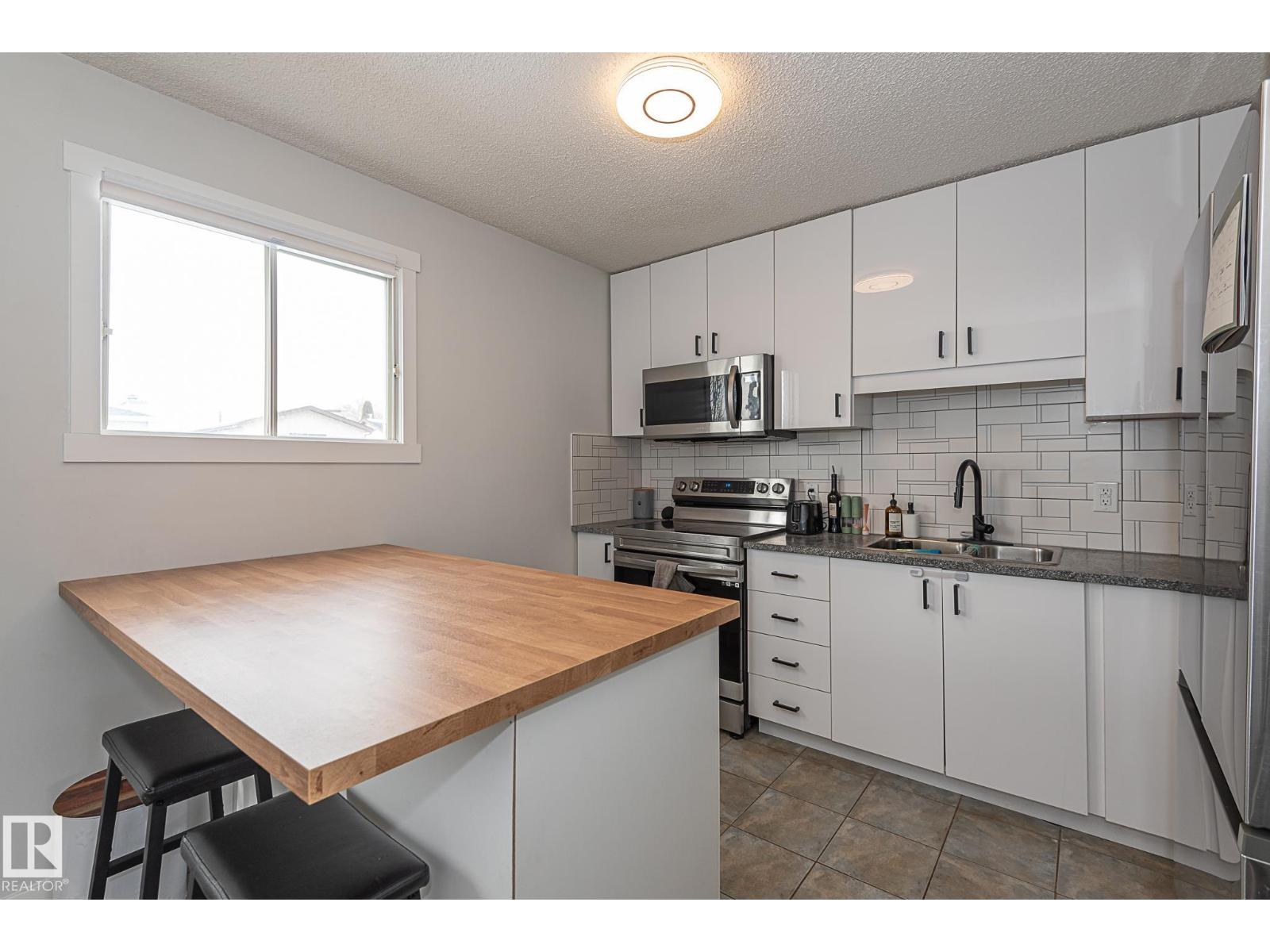 8326 157 Av Nw, Edmonton, Alberta  T5Z 2P7 - Photo 7 - E4479551