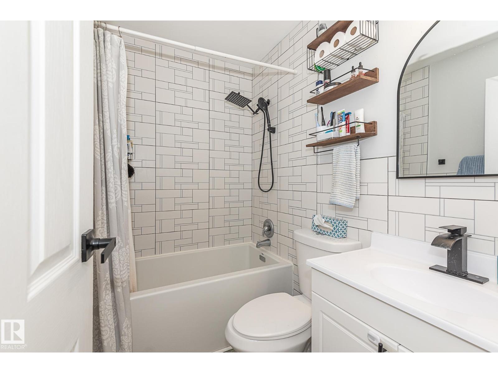 8326 157 Av Nw, Edmonton, Alberta  T5Z 2P7 - Photo 13 - E4479551