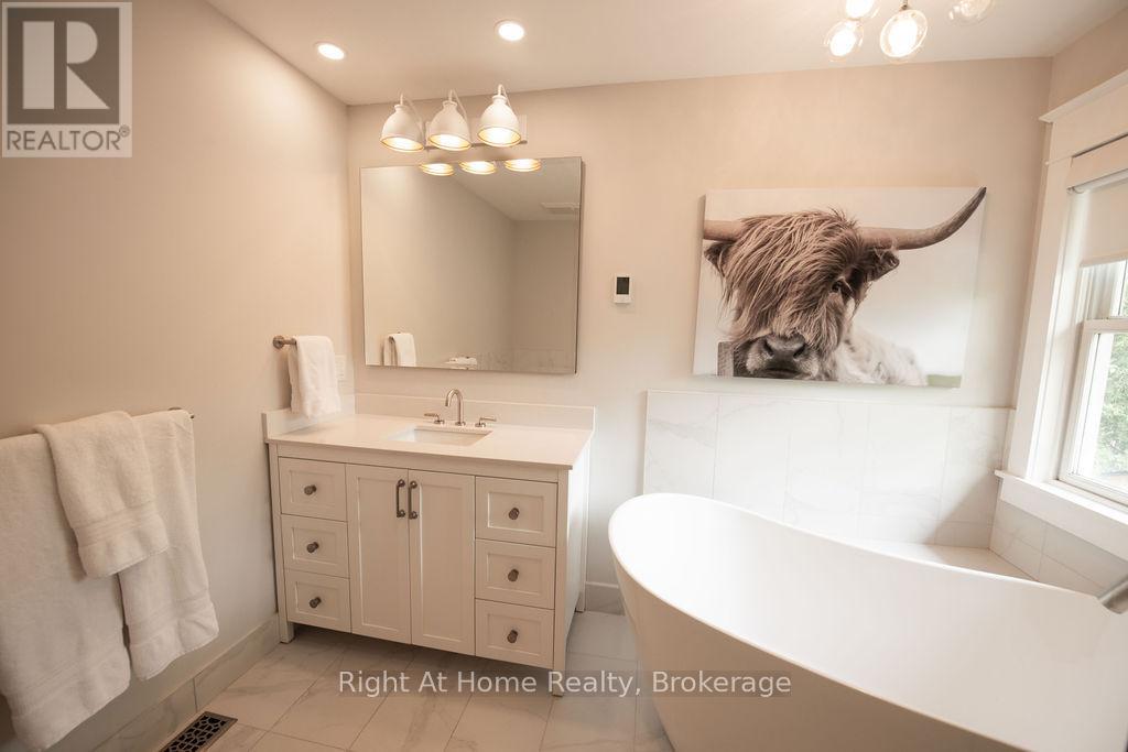 139 Allan Street, Oakville, Ontario  L6J 3N6 - Photo 29 - W12932152