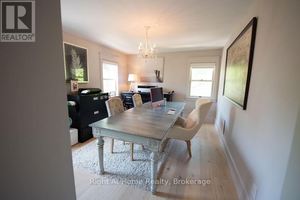 139 Allan Street, Oakville, Ontario  L6J 3N6 - Photo 32 - W12932152