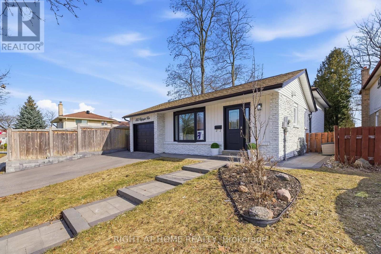 345 HIGHGATE AVENUE, Oshawa, Ontario