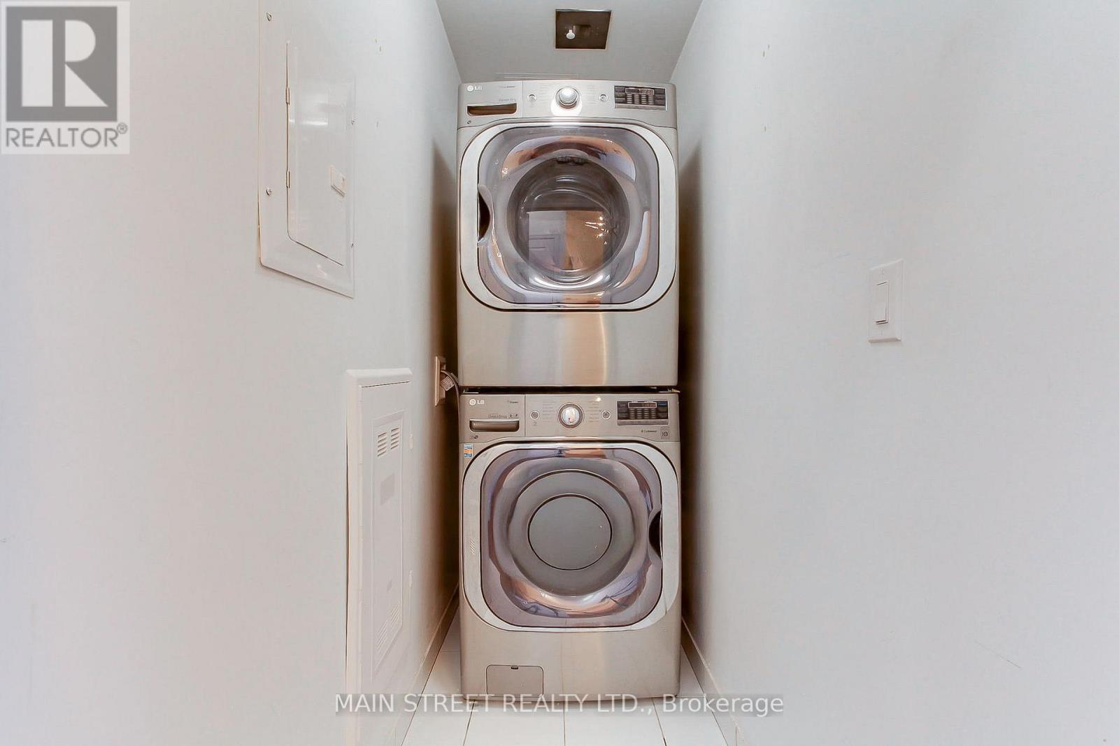 619 - 111 Civic Square Gate, Aurora, Ontario  L4G 0S6 - Photo 25 - N12665370