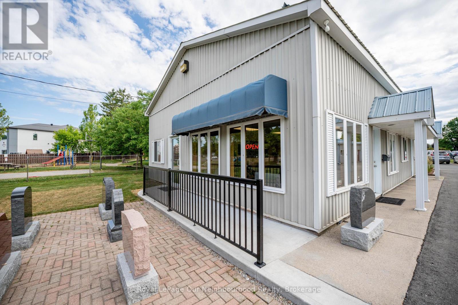 111 Toronto Road, Port Hope, Ontario  L1A 3S4 - Photo 3 - X12932164