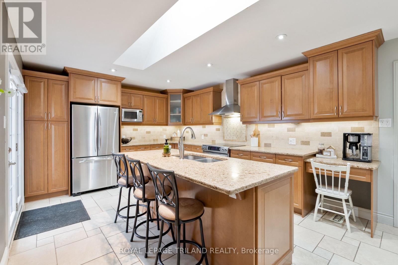 379 Sherwood Avenue, Central Elgin (Belmont), Ontario  N0L 1B0 - Photo 11 - X12932196