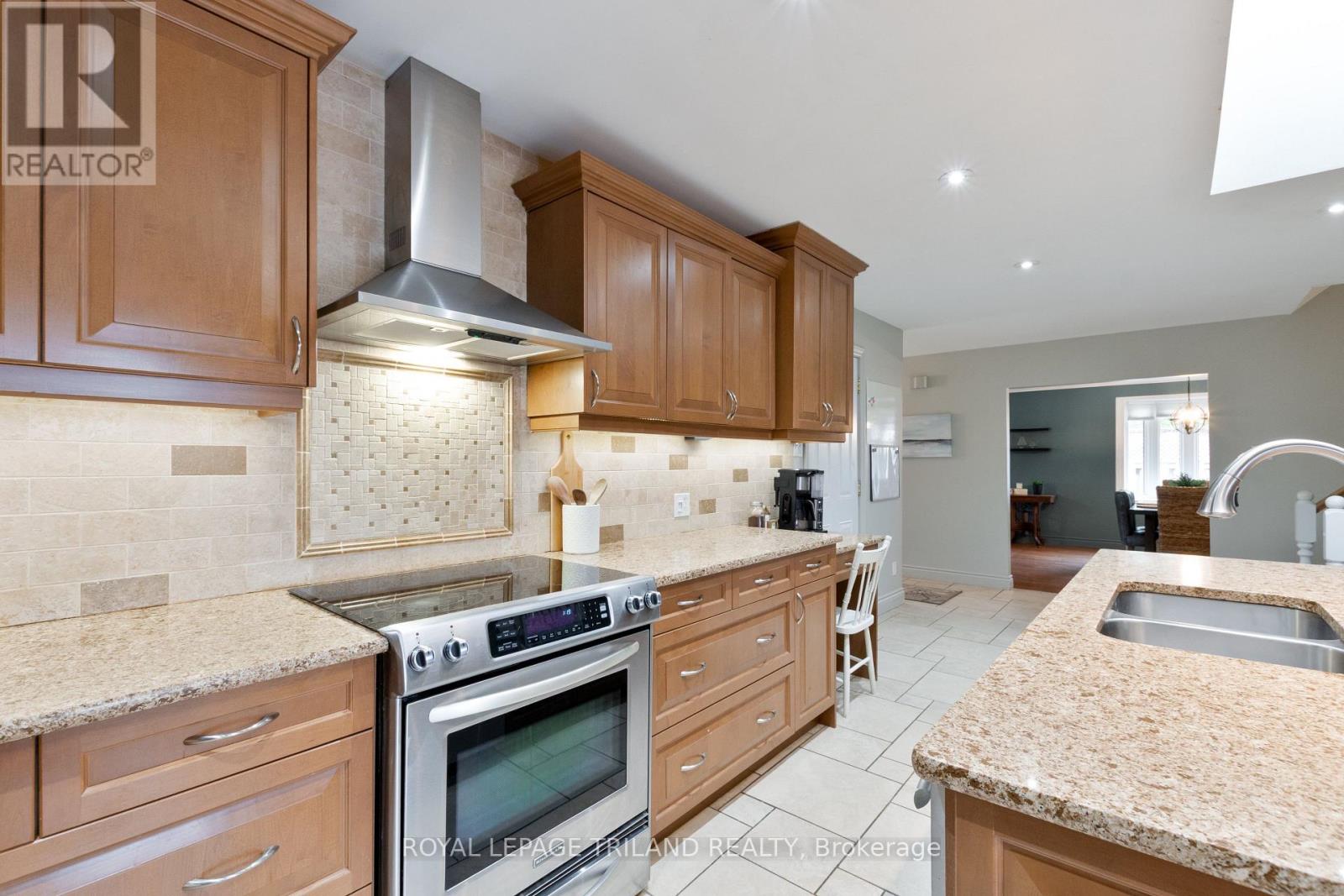 379 Sherwood Avenue, Central Elgin (Belmont), Ontario  N0L 1B0 - Photo 13 - X12932196