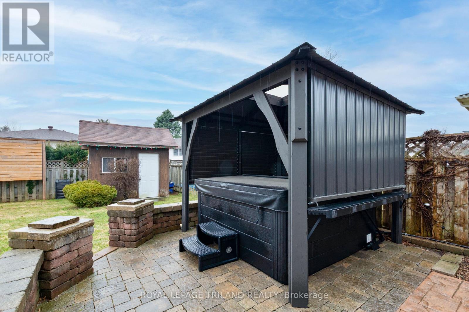 379 Sherwood Avenue, Central Elgin (Belmont), Ontario  N0L 1B0 - Photo 35 - X12932196