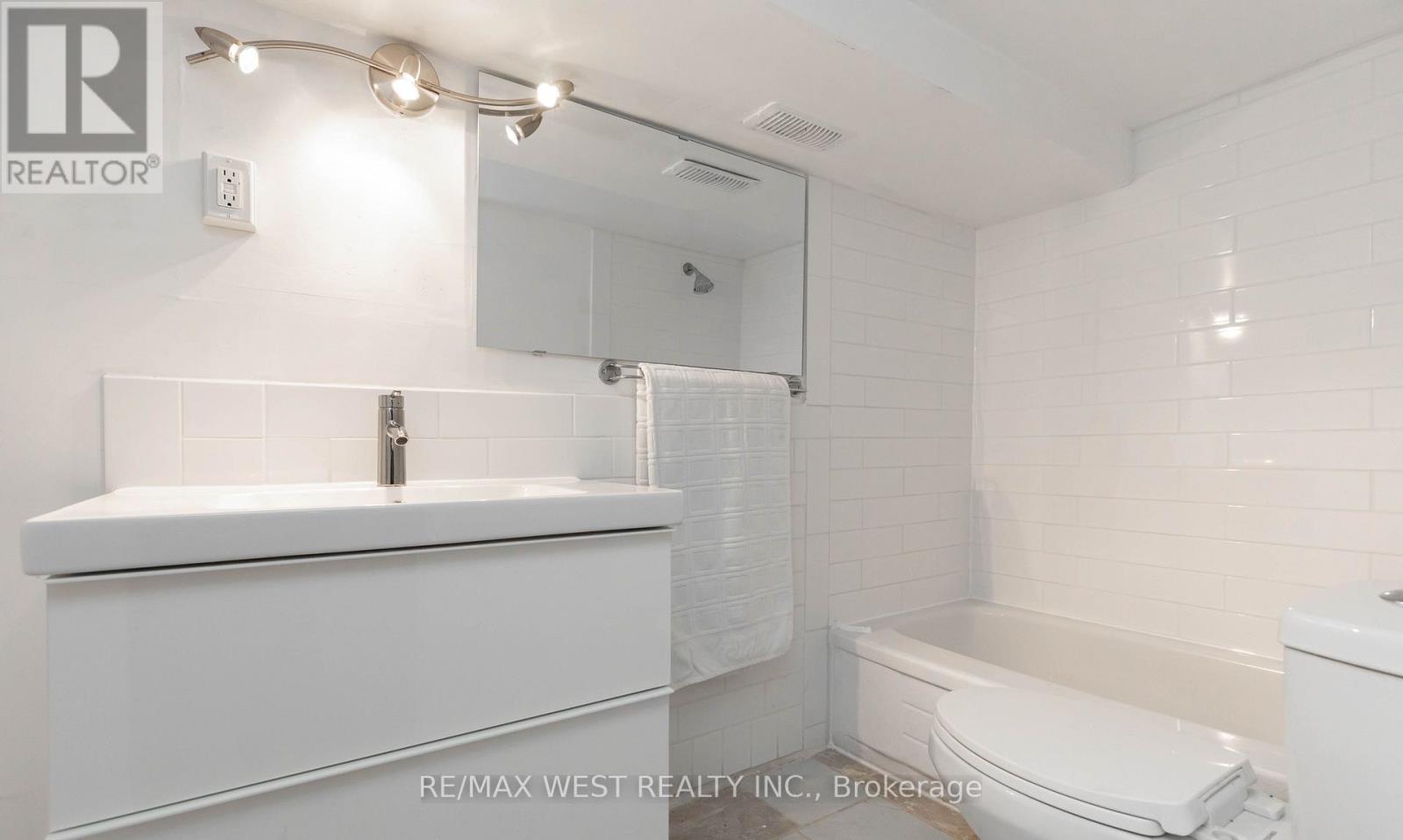 Lower - 1166 Ossington Avenue, Toronto (Wychwood), Ontario  M6G 3W1 - Photo 3 - C12932154