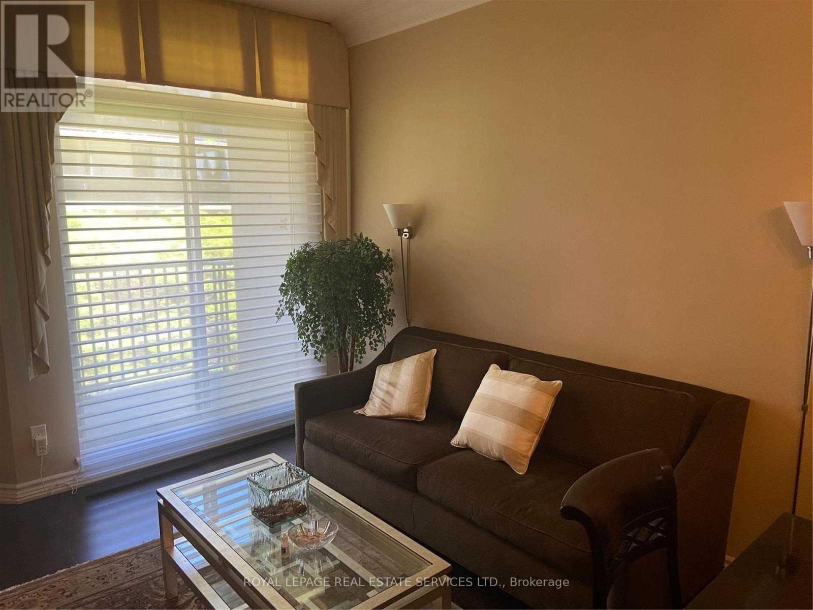 409 - 4200 Bathurst Street, Toronto (Clanton Park), Ontario  M3H 6C7 - Photo 2 - C12932186