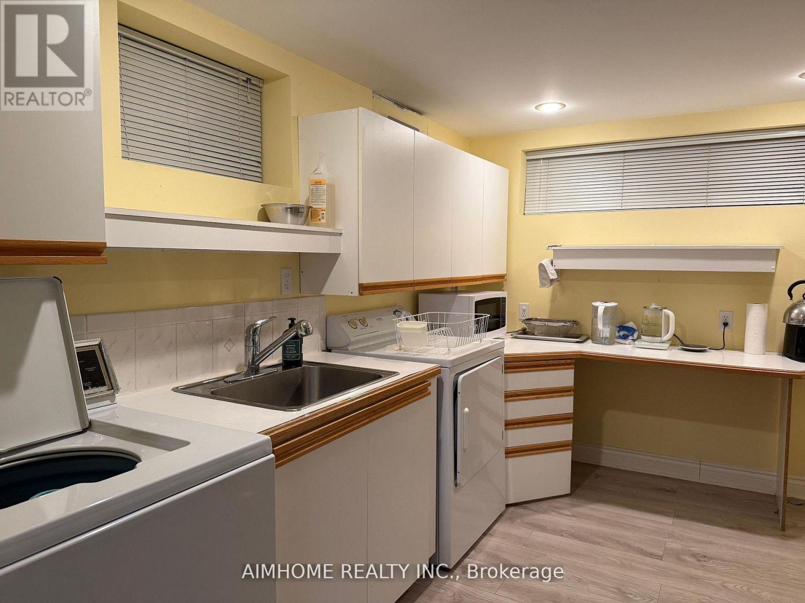 Bsmt - 50 Silverview Drive, Toronto (Newtonbrook East), Ontario  M2M 2B3 - Photo 2 - C12932200