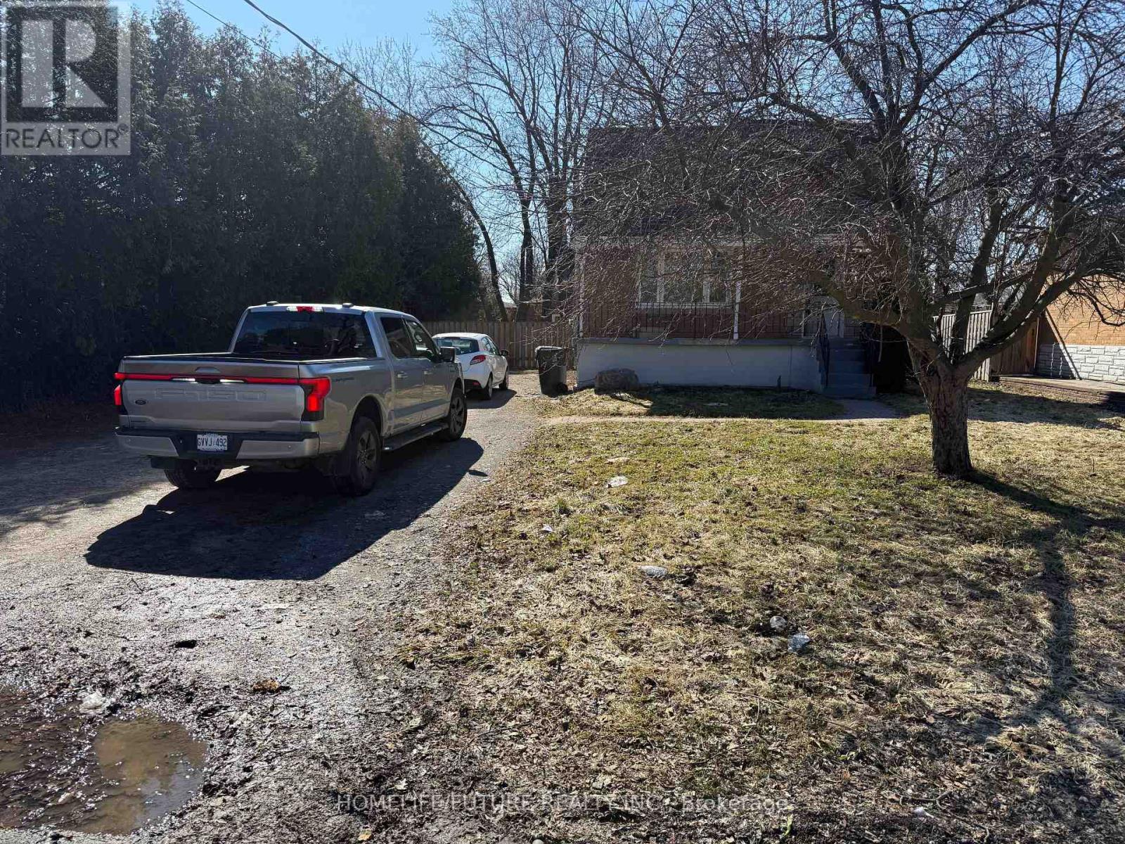 MAIN - 32 HOMESTEAD ROAD, Toronto, Ontario