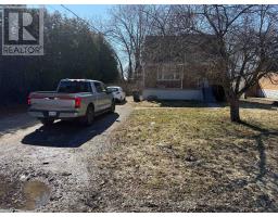 MAIN - 32 HOMESTEAD ROAD, Toronto, Ontario