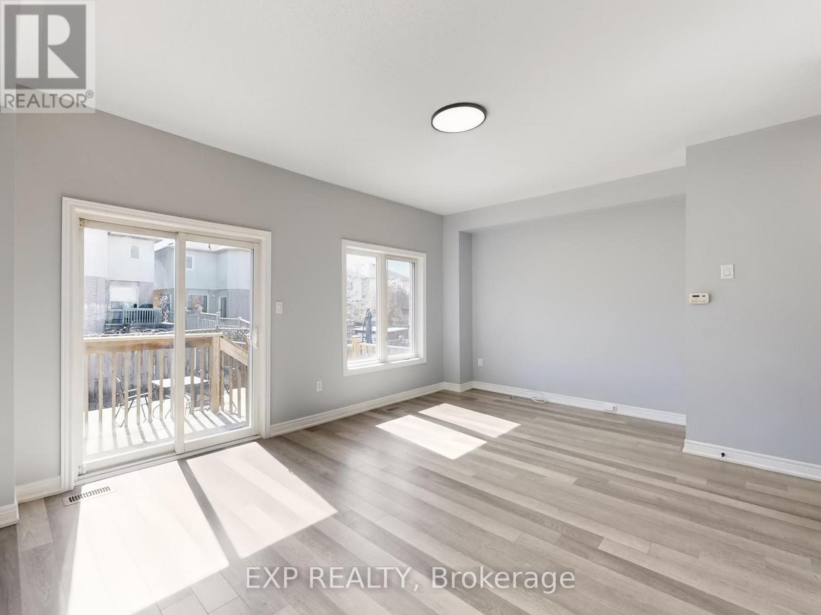 9 Matthewson Avenue, Bradford West Gwillimbury, Ontario  L3Z 3A7 - Photo 12 - N12932184