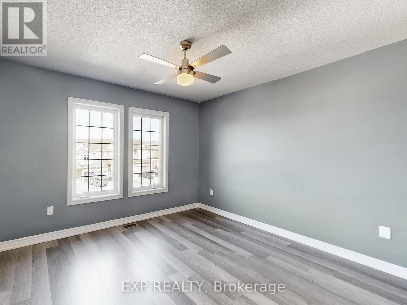 9 Matthewson Avenue, Bradford West Gwillimbury, Ontario  L3Z 3A7 - Photo 16 - N12932184