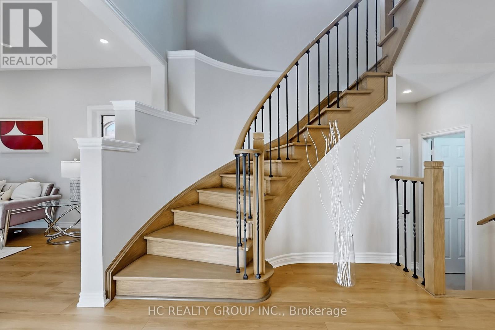 206 Wolf Creek Crescent, Vaughan, Ontario  L6A 4C4 - Photo 17 - N12932194