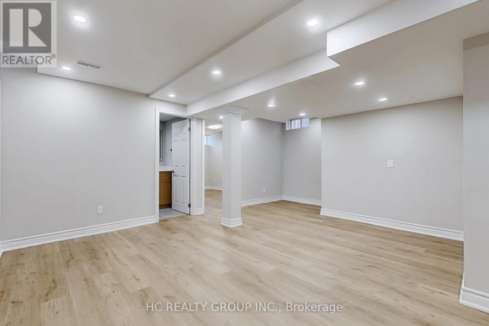 206 Wolf Creek Crescent, Vaughan, Ontario  L6A 4C4 - Photo 34 - N12932194