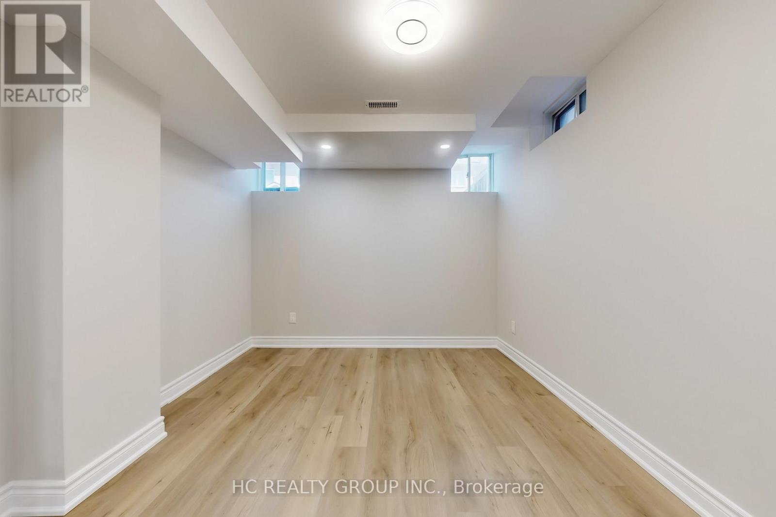 206 Wolf Creek Crescent, Vaughan, Ontario  L6A 4C4 - Photo 37 - N12932194