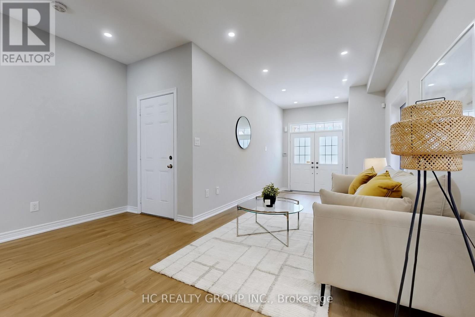 206 Wolf Creek Crescent, Vaughan, Ontario  L6A 4C4 - Photo 5 - N12932194