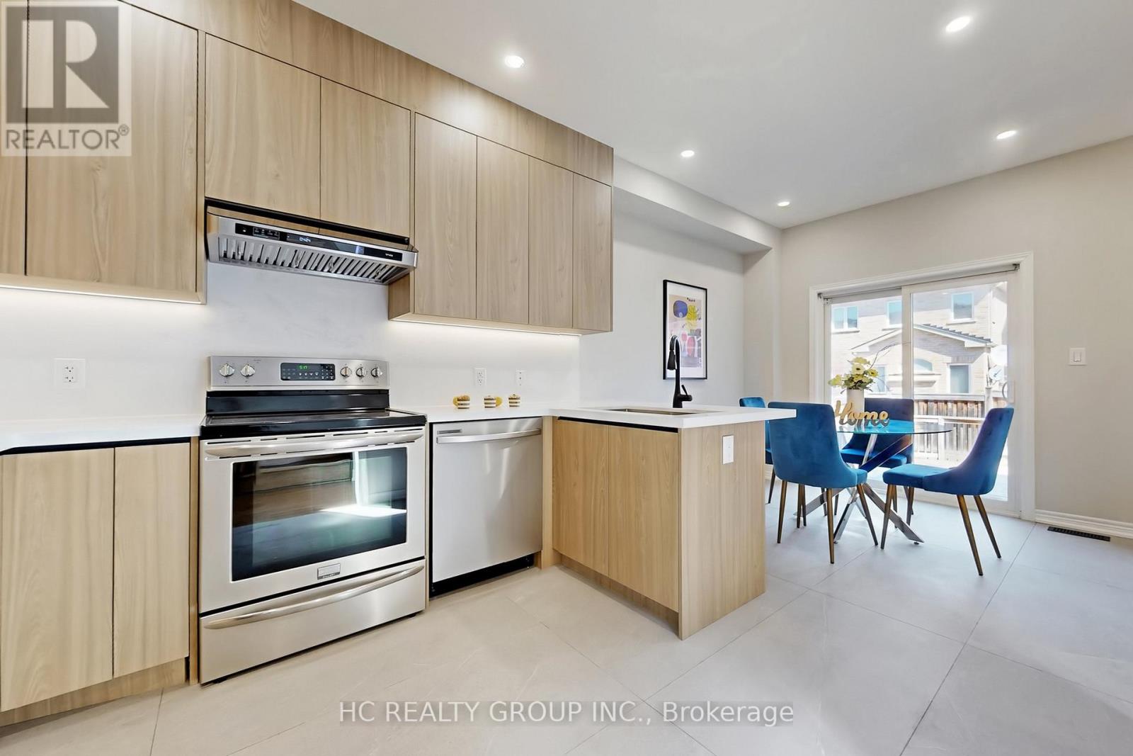 206 Wolf Creek Crescent, Vaughan, Ontario  L6A 4C4 - Photo 8 - N12932194