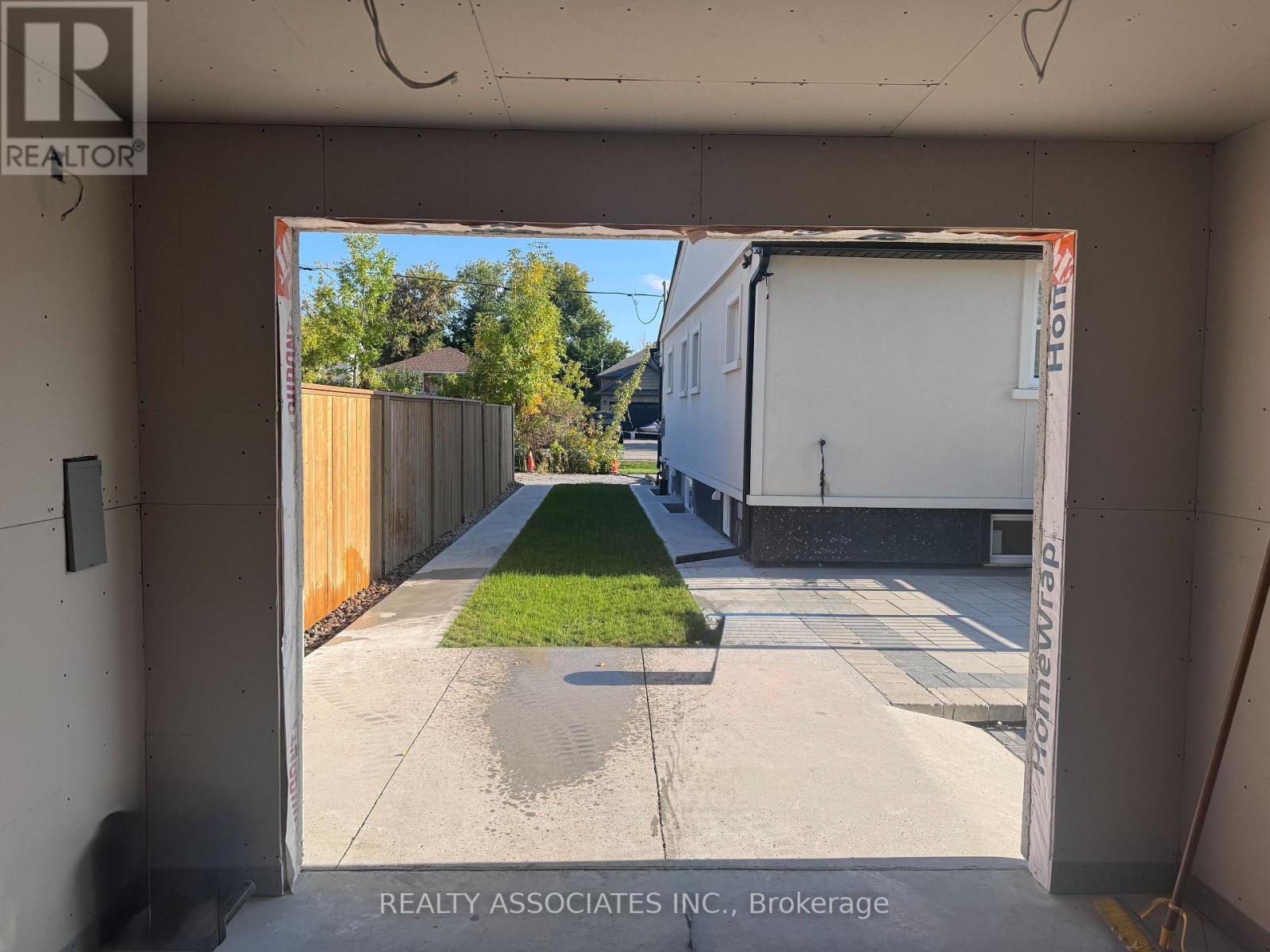 348 Miami Drive, Georgina, Ontario  L4P 2Z7 - Photo 45 - N12927860