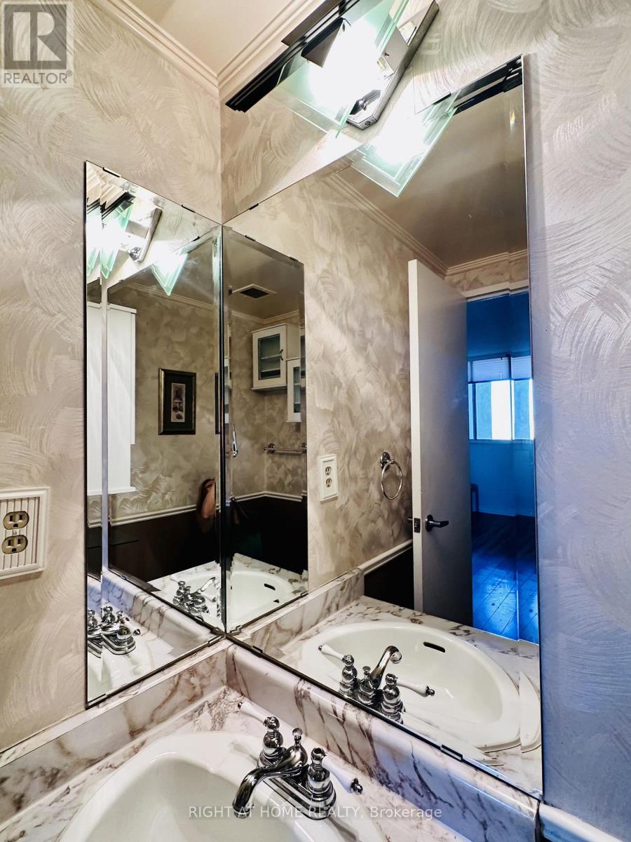 1806 - 10 Martha Eaton Way S, Toronto, Ontario  M6M 5B3 - Photo 12 - W12932172