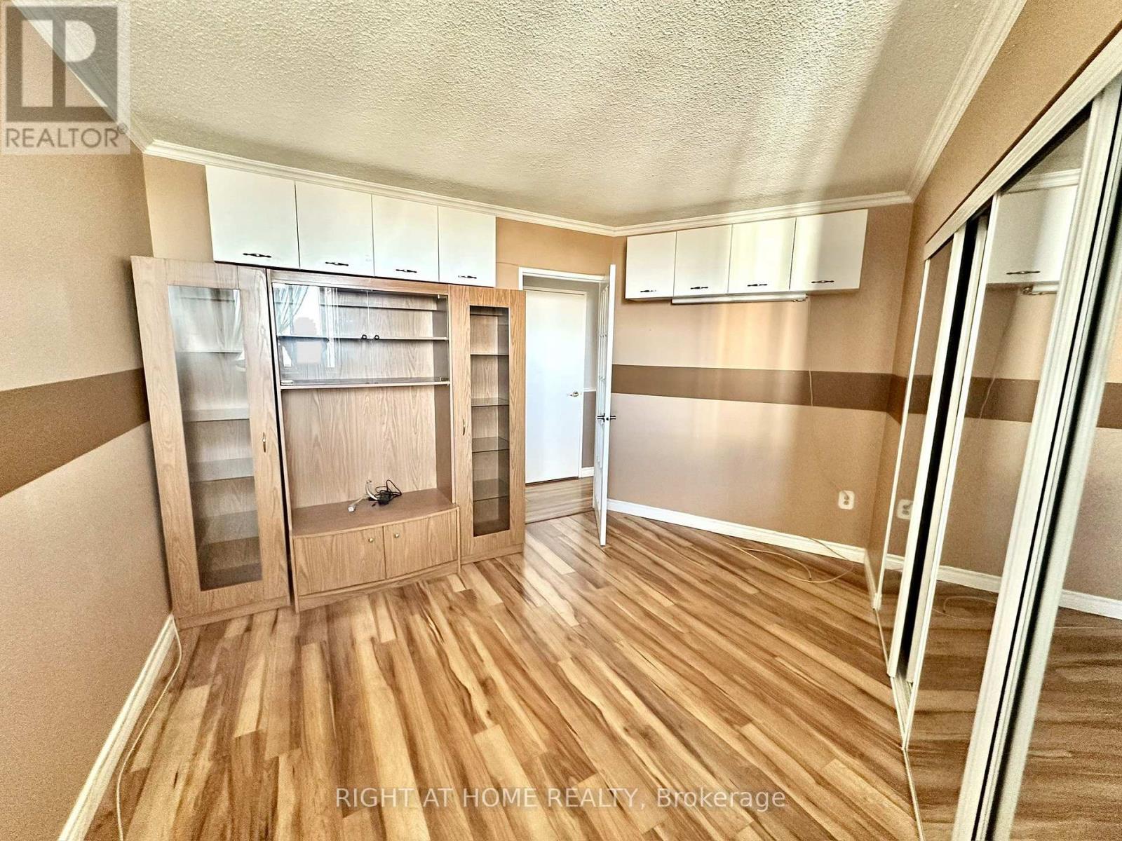 1806 - 10 Martha Eaton Way S, Toronto, Ontario  M6M 5B3 - Photo 13 - W12932172