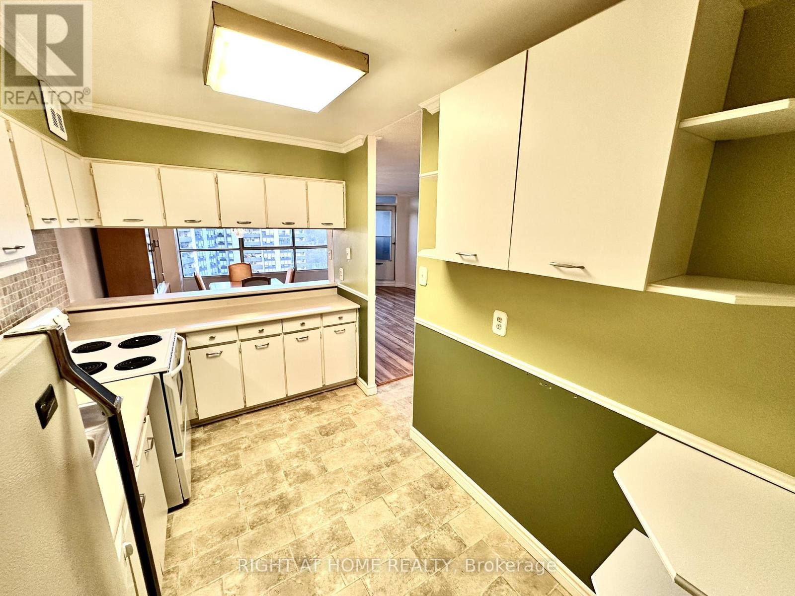 1806 - 10 Martha Eaton Way S, Toronto, Ontario  M6M 5B3 - Photo 6 - W12932172