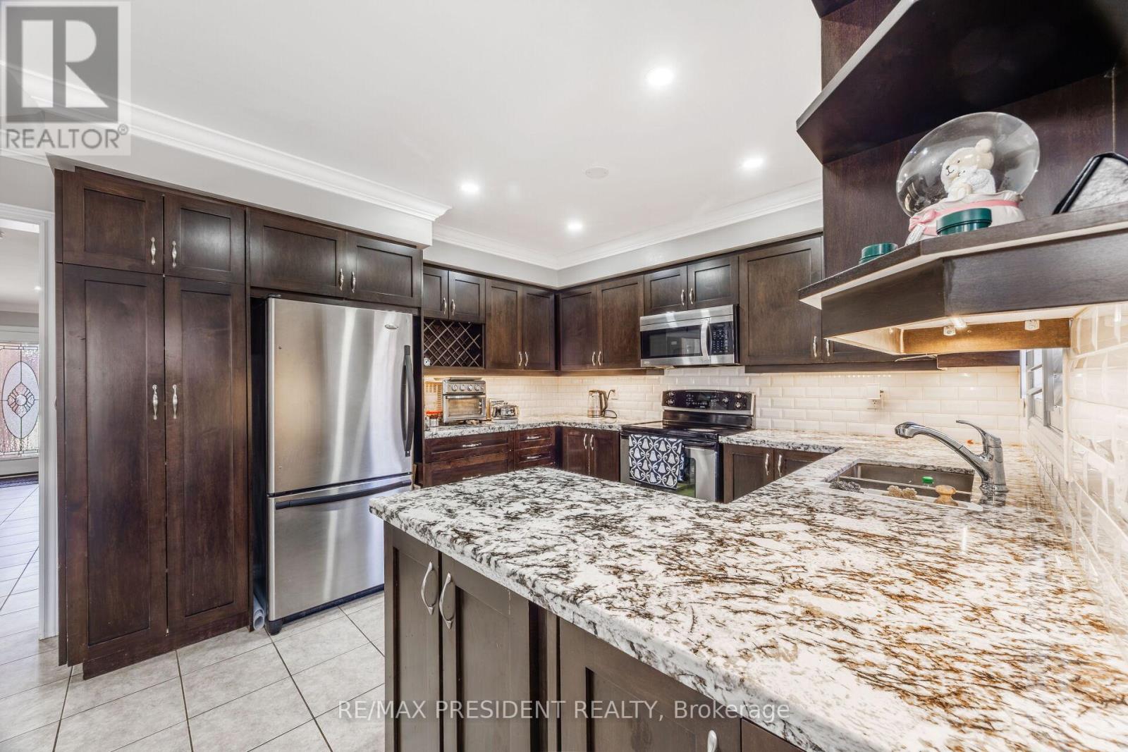 14 Samuel Crescent, Halton Hills, Ontario  L7G 5J2 - Photo 13 - W12932182