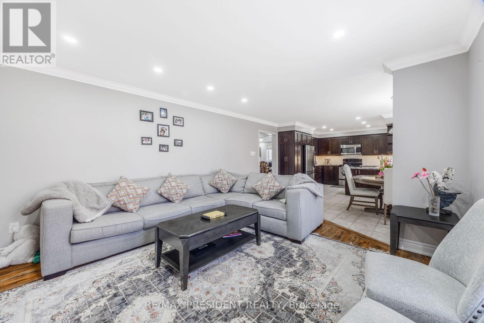 14 Samuel Crescent, Halton Hills, Ontario  L7G 5J2 - Photo 7 - W12932182