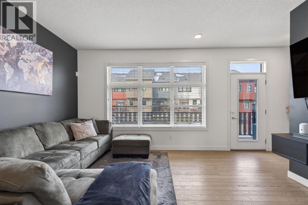 252 Walden Path Se, Calgary, Alberta  T2X 4C4 - Photo 5 - A2290911