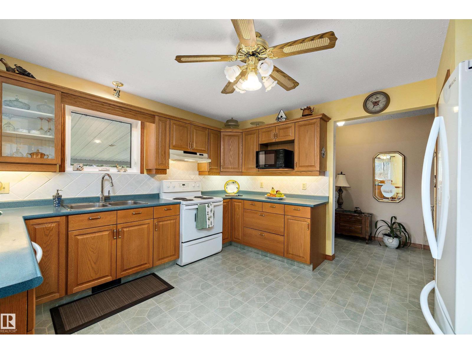 55518 Rge Road 250, Rural Sturgeon County, Alberta  T8R 1P4 - Photo 15 - E4479569