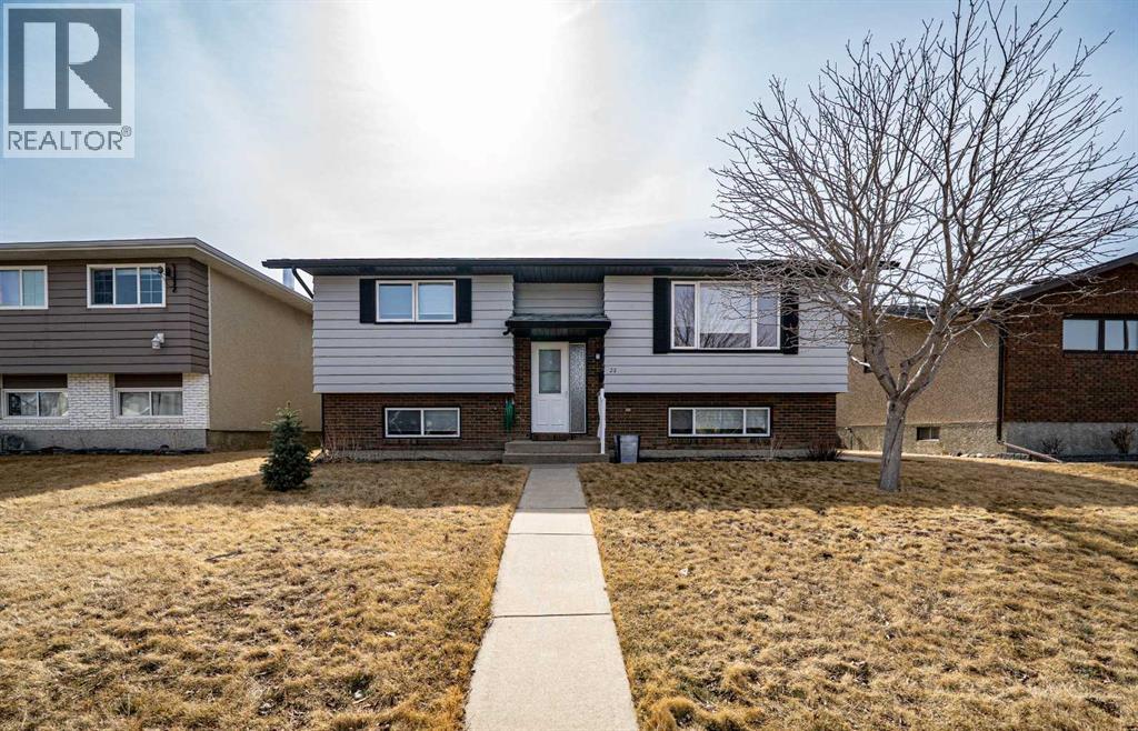 25 Seven Persons Crescent SW, Medicine Hat, Alberta