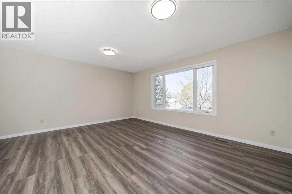 25 Seven Persons Crescent Sw, Medicine Hat, Alberta  T1B 2A6 - Photo 13 - A2295812