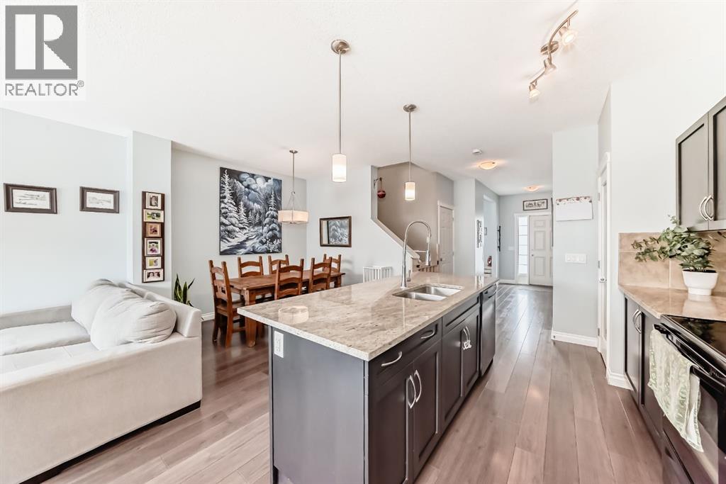 10 Reunion Grove Nw, Airdrie, Alberta  T4B 0Z7 - Photo 6 - A2292885