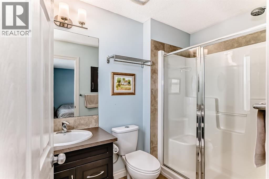 10 Reunion Grove Nw, Airdrie, Alberta  T4B 0Z7 - Photo 17 - A2292885