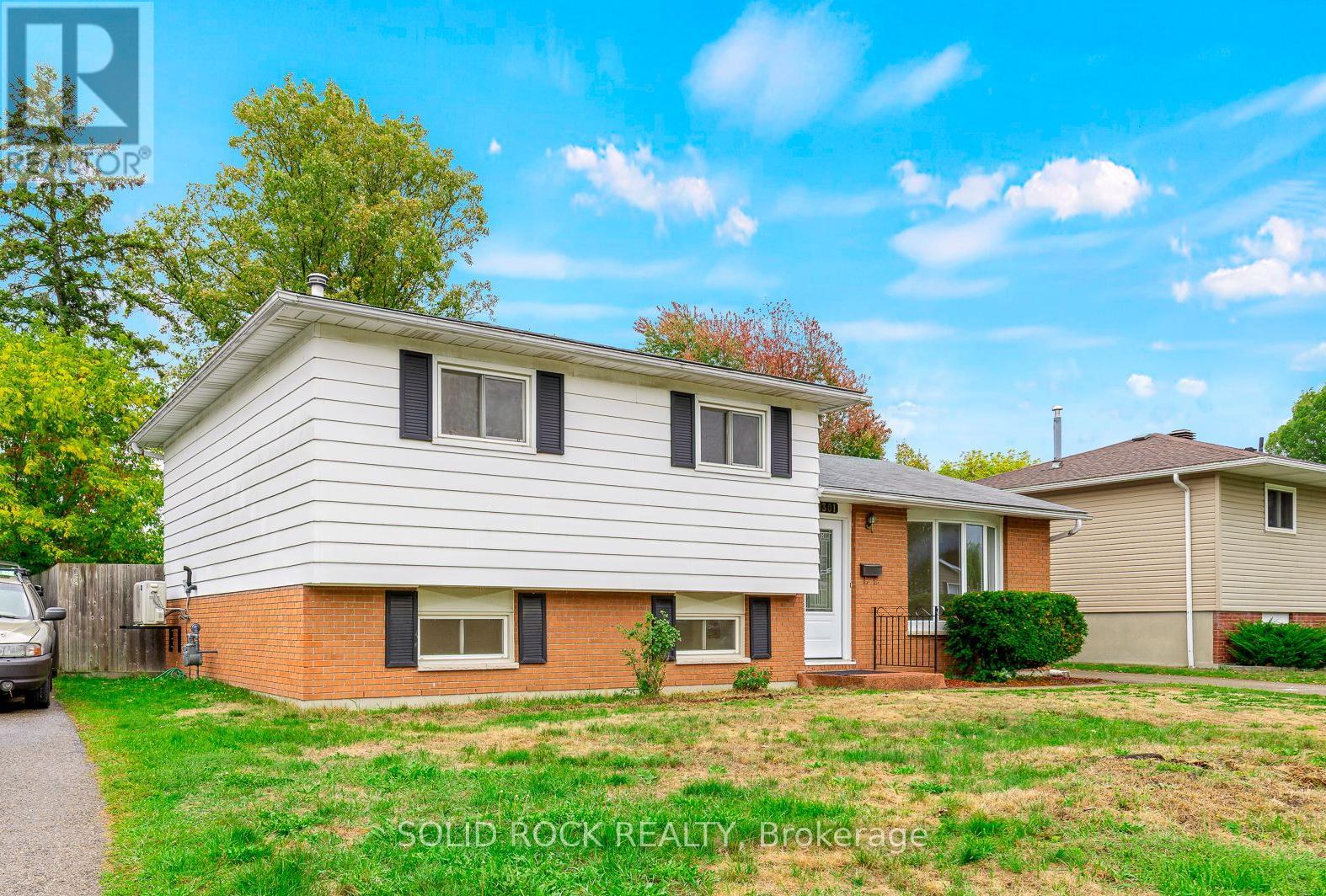 1301 Alwington Street, Brockville, Ontario  K6V 6A5 - Photo 3 - X12694260