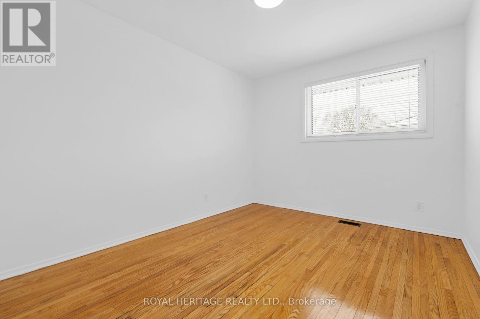 74 Village Drive, Belleville, Ontario  K8P 4K5 - Photo 17 - X12913222