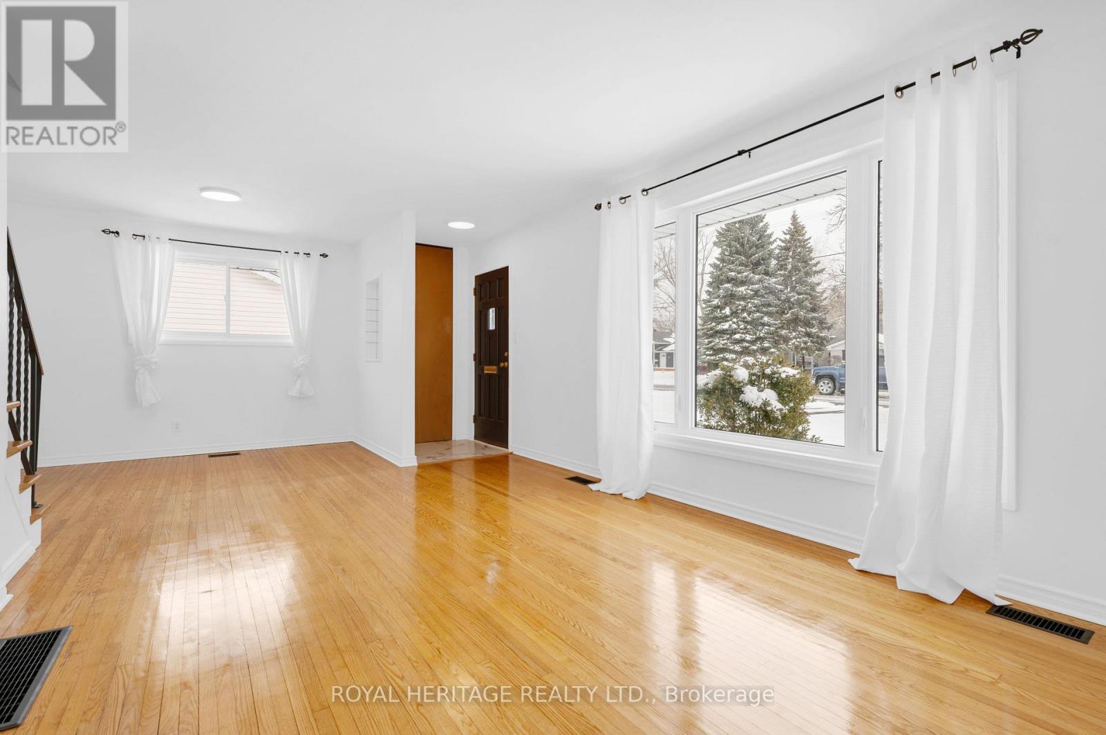 74 Village Drive, Belleville, Ontario  K8P 4K5 - Photo 6 - X12913222