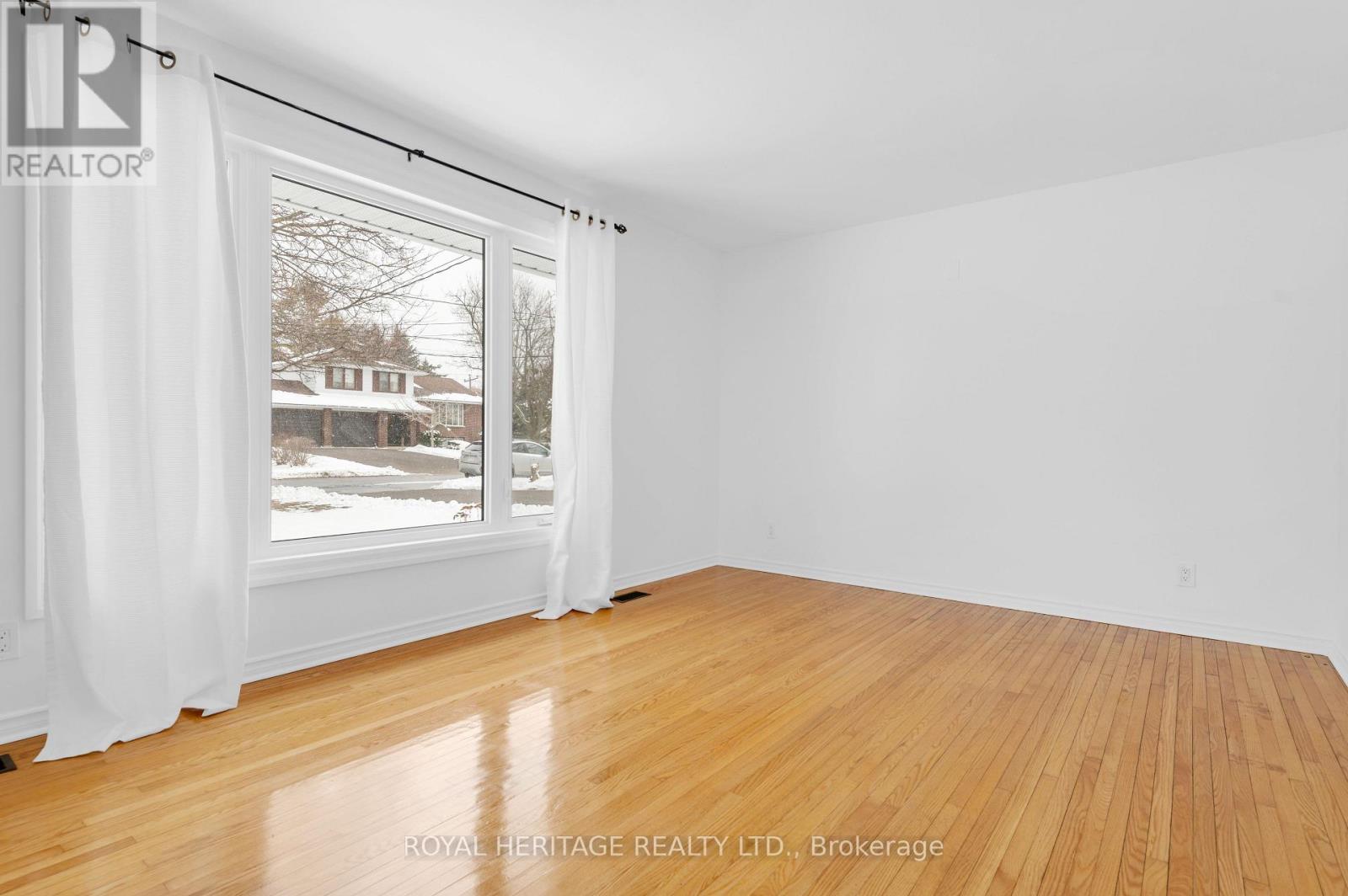 74 Village Drive, Belleville, Ontario  K8P 4K5 - Photo 8 - X12913222