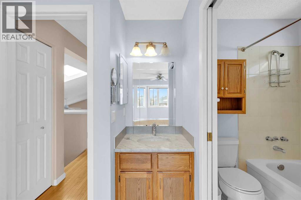 40 Cedargrove Way Sw, Calgary, Alberta  T2W 4V1 - Photo 33 - A2292650