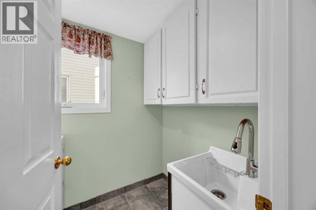 40 Cedargrove Way Sw, Calgary, Alberta  T2W 4V1 - Photo 23 - A2292650